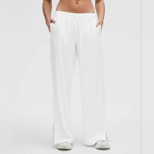 NWOT Lululemon Court Rival Wide-Leg Track Pant *RegularWhite / White
